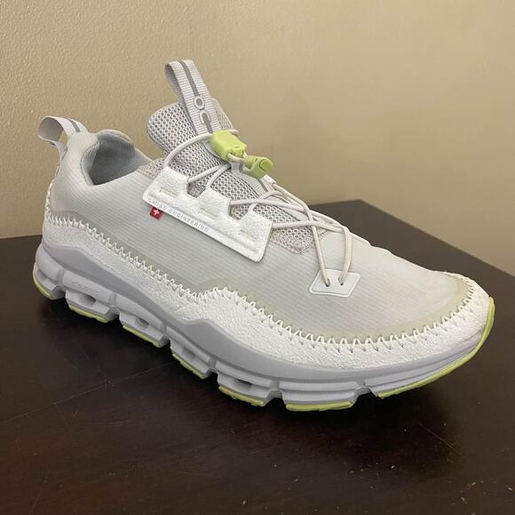 On Running Cloudaway Glacier Ice Women's Sneakers - Picture 2 of 7